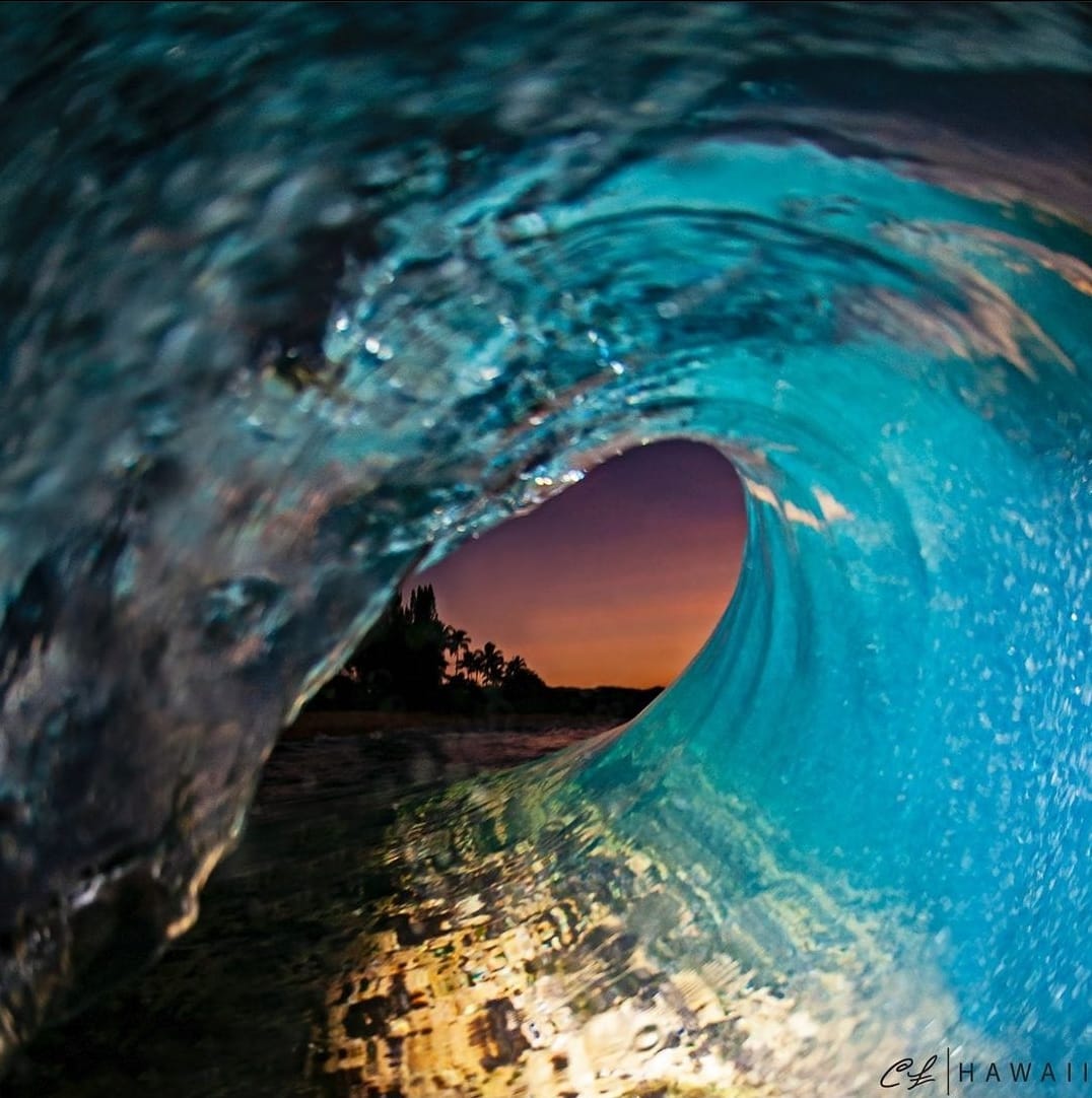 Your daily #wave is by the amazing Clark Little Photography 🌊