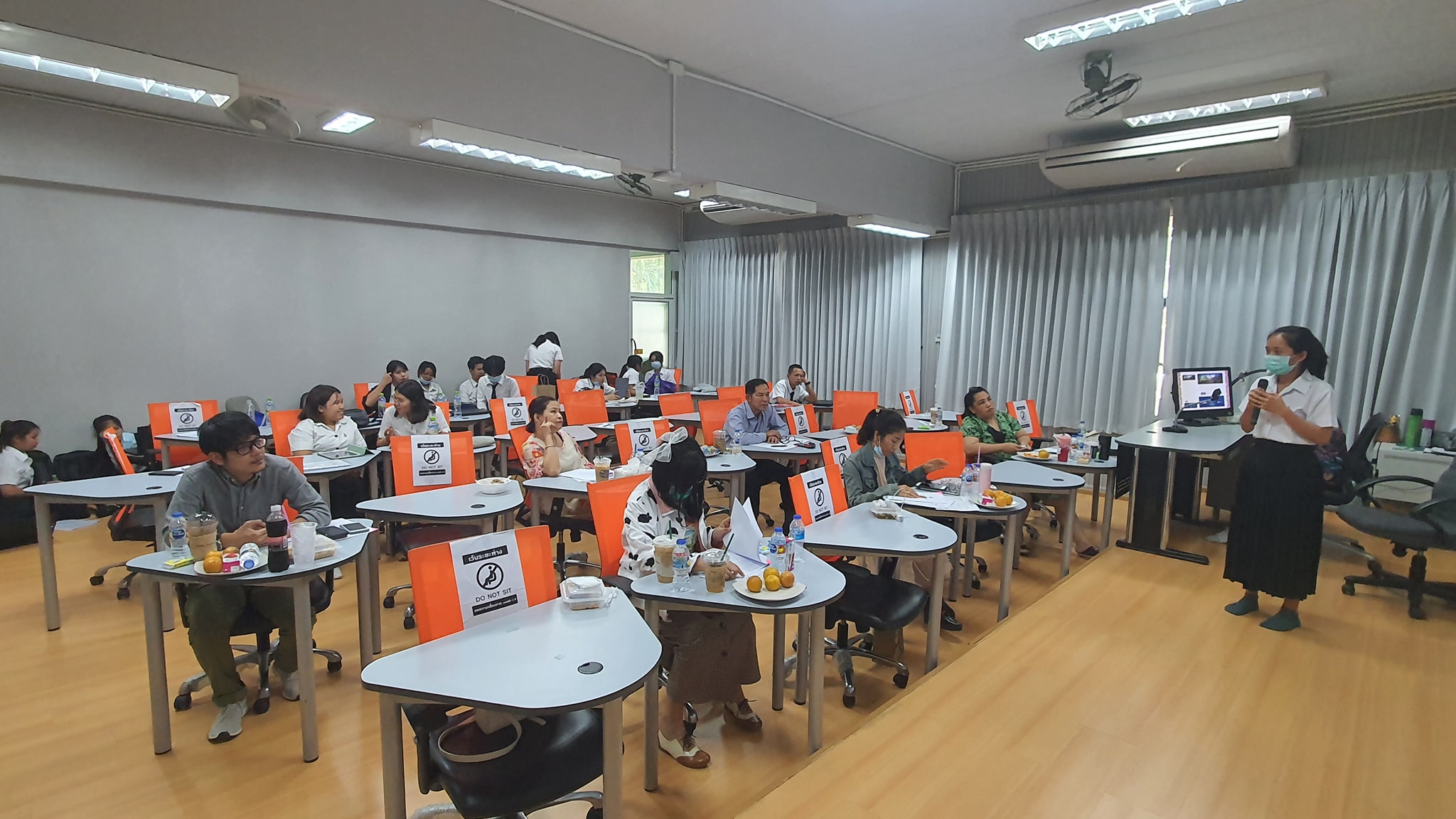 การสอบหัวข้อศิลปนิพนธ์... - Visual Communication Design RMUTT | Facebook