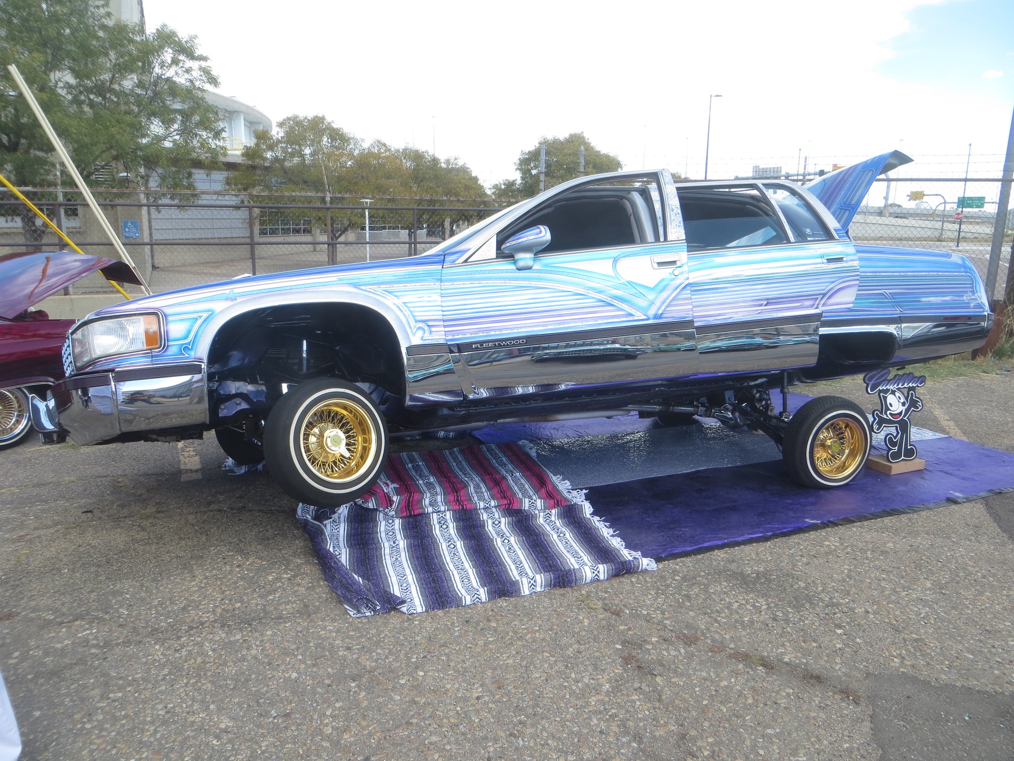 Roger - A few low-riders were displayed-this one had Arizona plates on ...