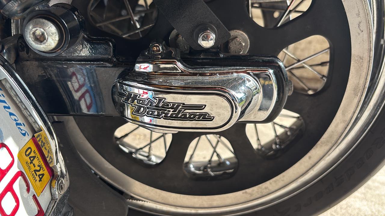 Chrome Rear Axle Nut Cover Cap – Fits Harley Dyna, Super Glide, Heritage Softail – Aluminum, Unbranded
