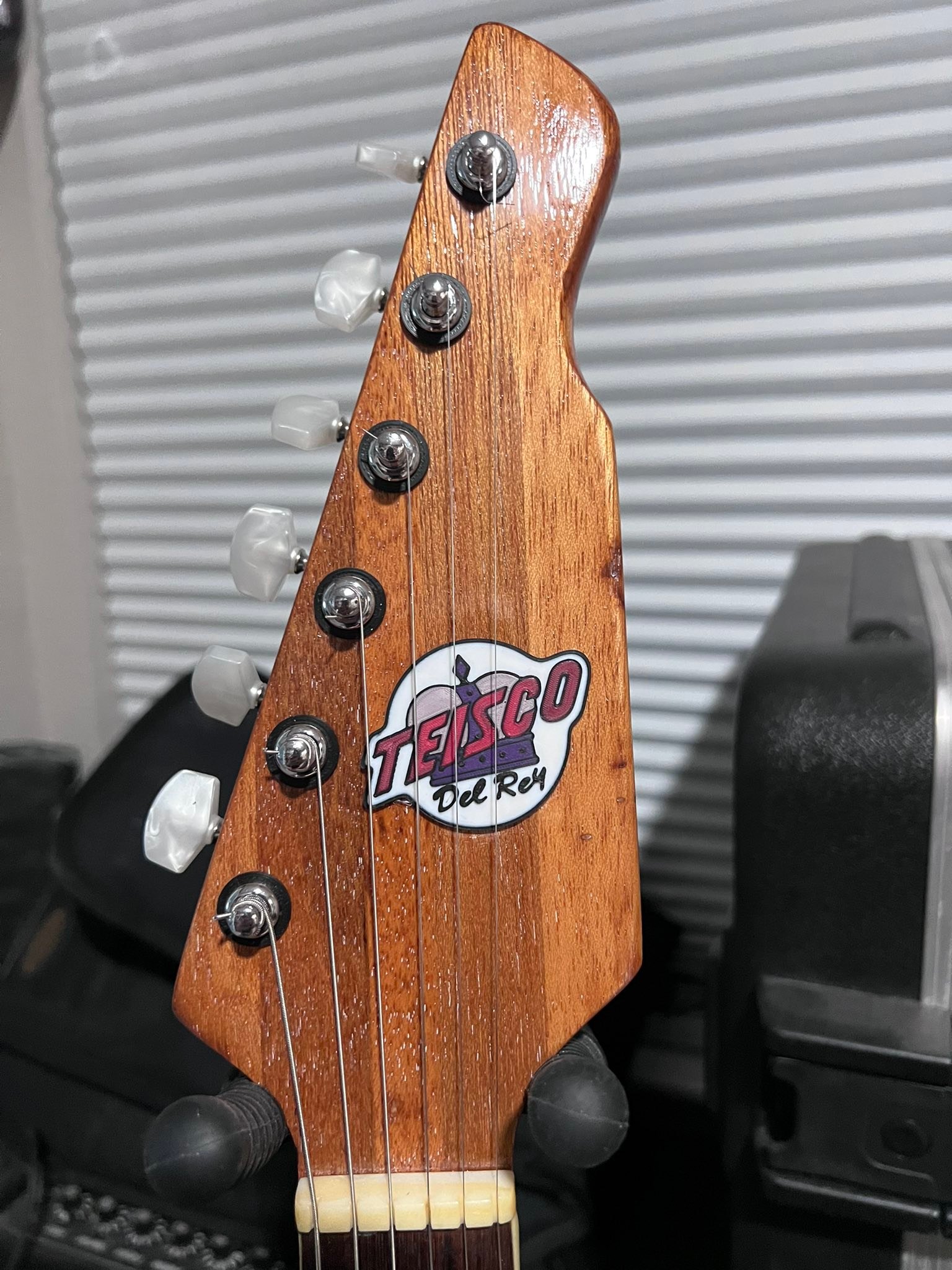 Teisco Crown Professional guitar assembly check