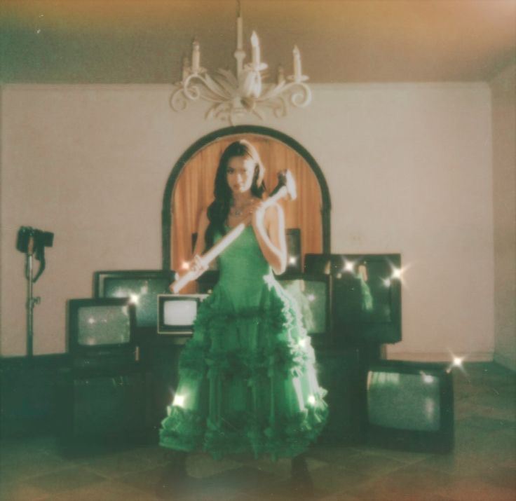 deja vu green dress Logging in to tell you that it's the 4TH ANNIVERSARY of 