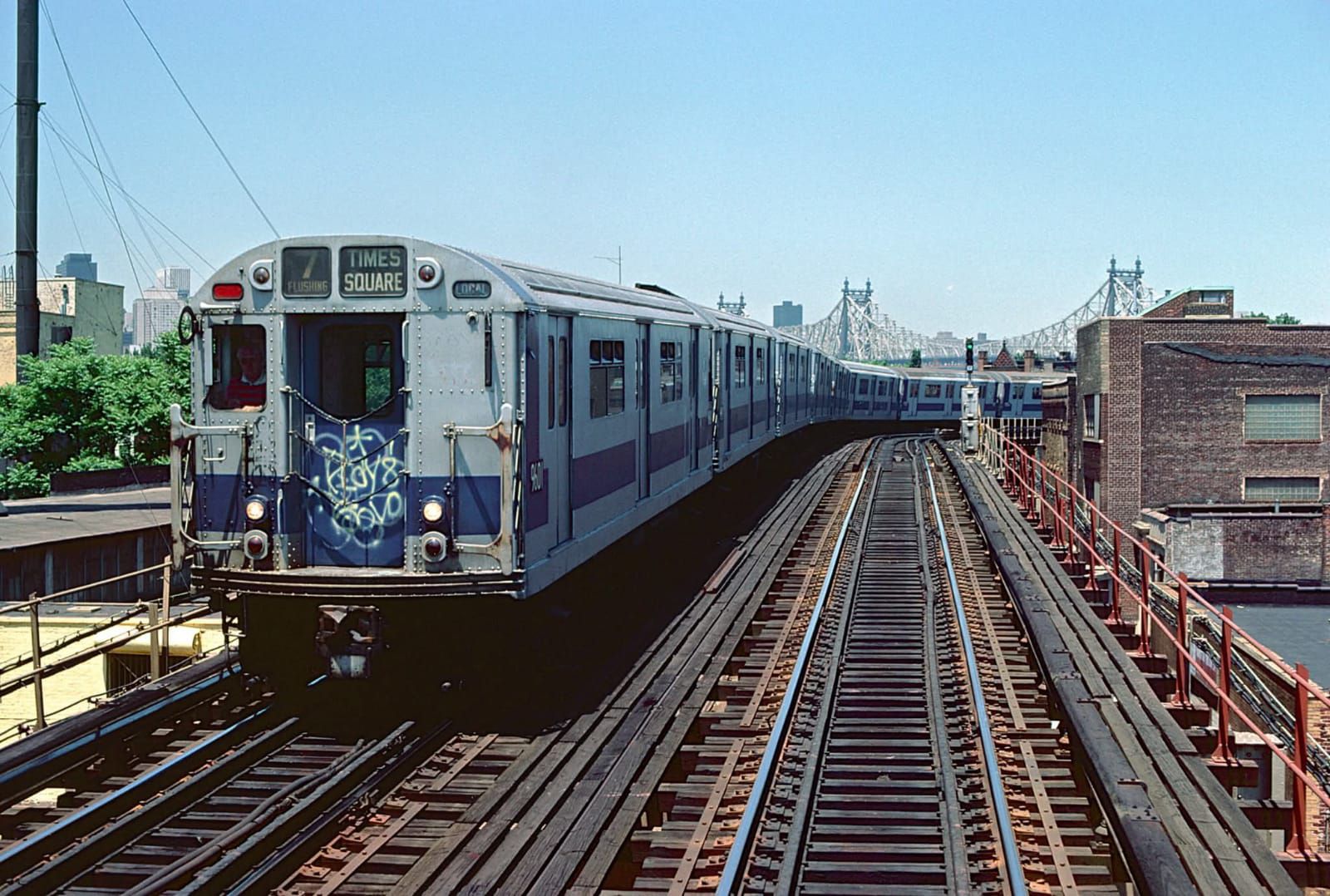 Manhattan-bound 7 local leaving Court Square, June 1980.