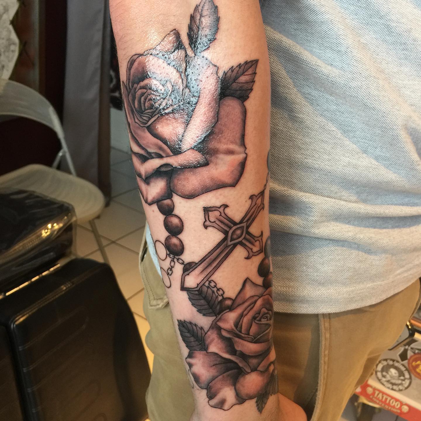 Dessin Tatouage Rose Avec Chapelet