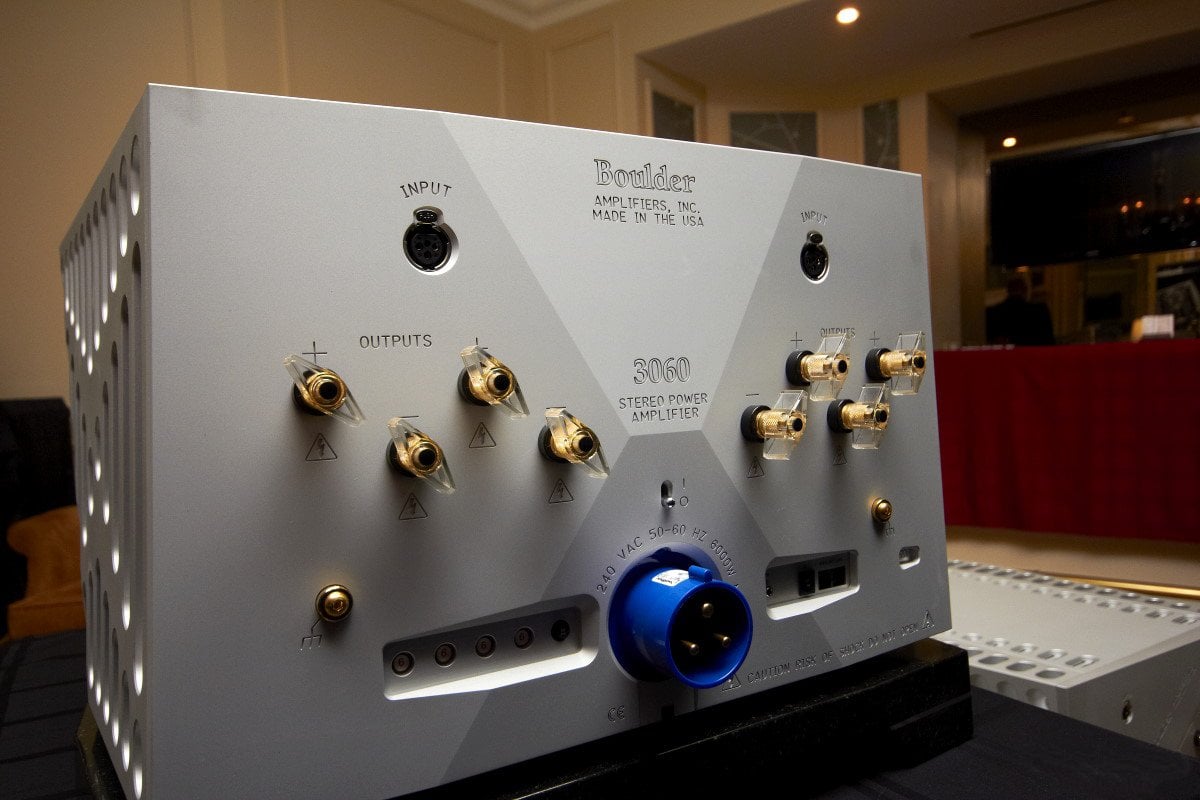 Boulder 250AE 150W monoblock power amp . $4000. Sms 96612172