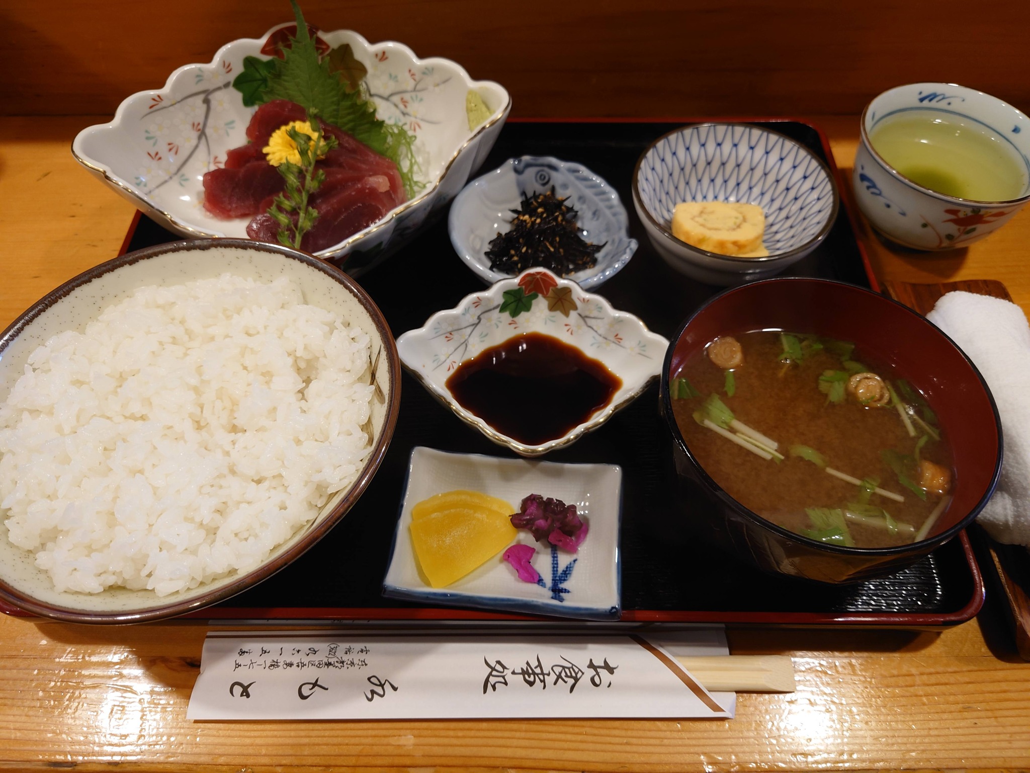 東京墨田区吾妻橋、水もと、まぐろ刺身定食。