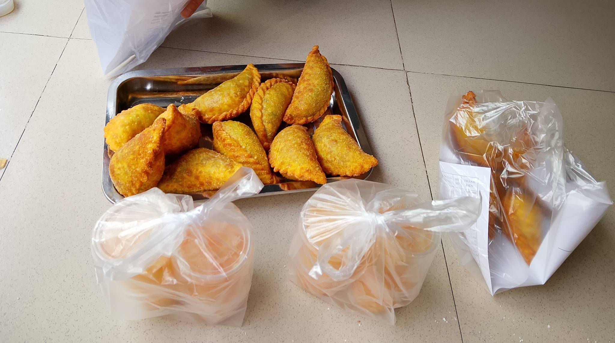 Rao Vặt Sinh Viên Y - Dược Thái Bình | Bánh rán cô Lan 86 Nguyễn Thái ...