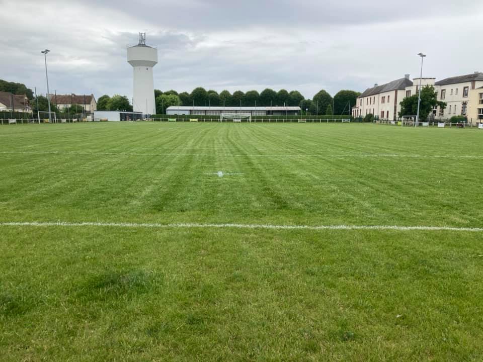 👍Terrain tracé, filets mis,... - Football CLUB Ecouche | Facebook