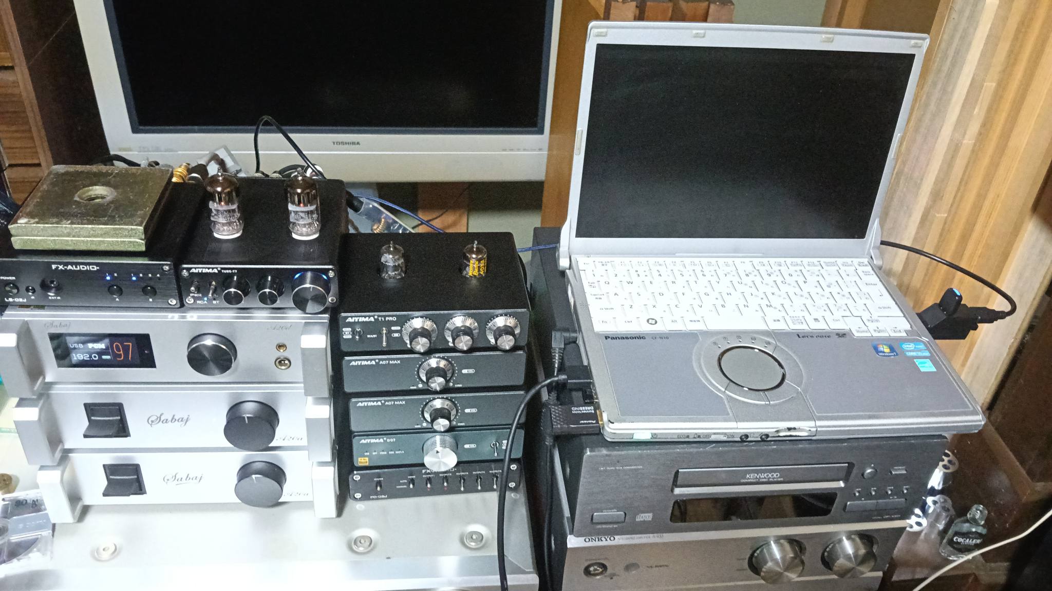バスレフやバックロードの低音は遅れた付帯音にすぎない・・・たた