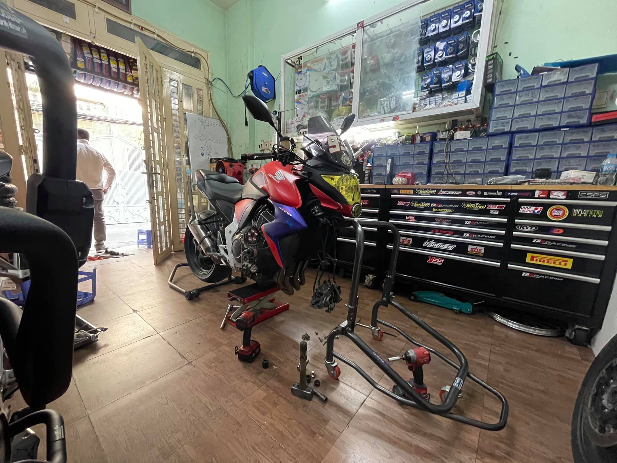 Tinh Anh Racing - Honda cb1000 bảo trì phuộc trước - Thay... | Facebook