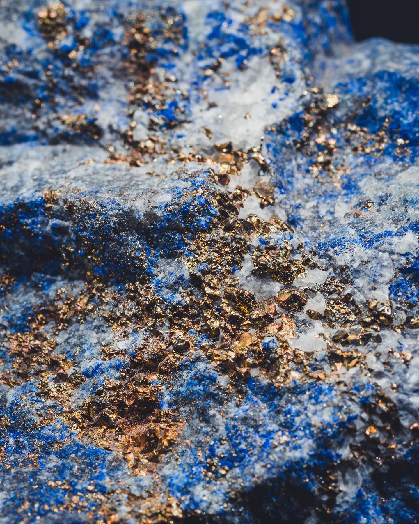 #MacroMonday time featuring... - Geology Rocks Pittsburgh