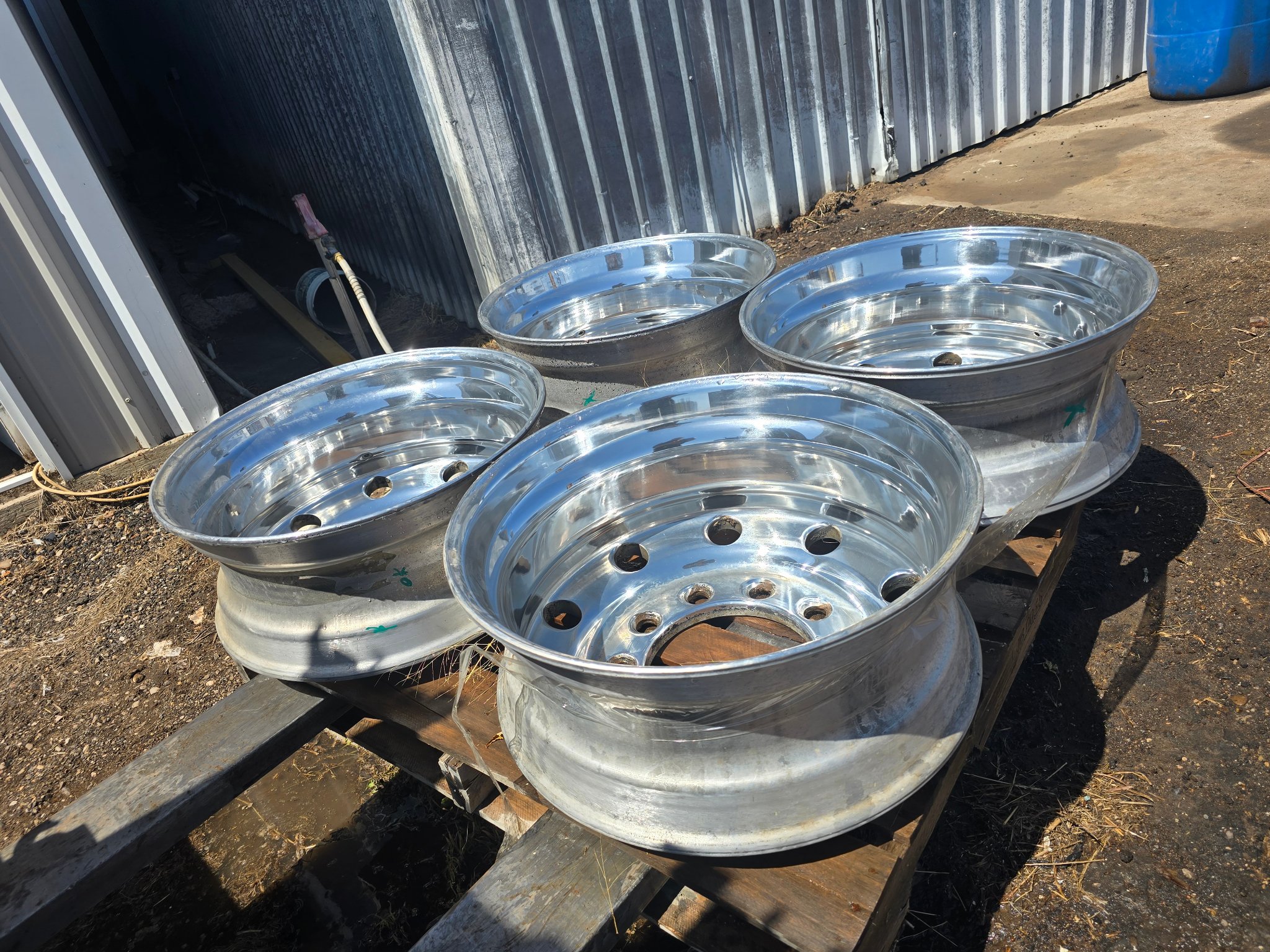 22.5 BUDD 2 nut style Aluminun wheels - Car Wheels, Tires & Parts ...