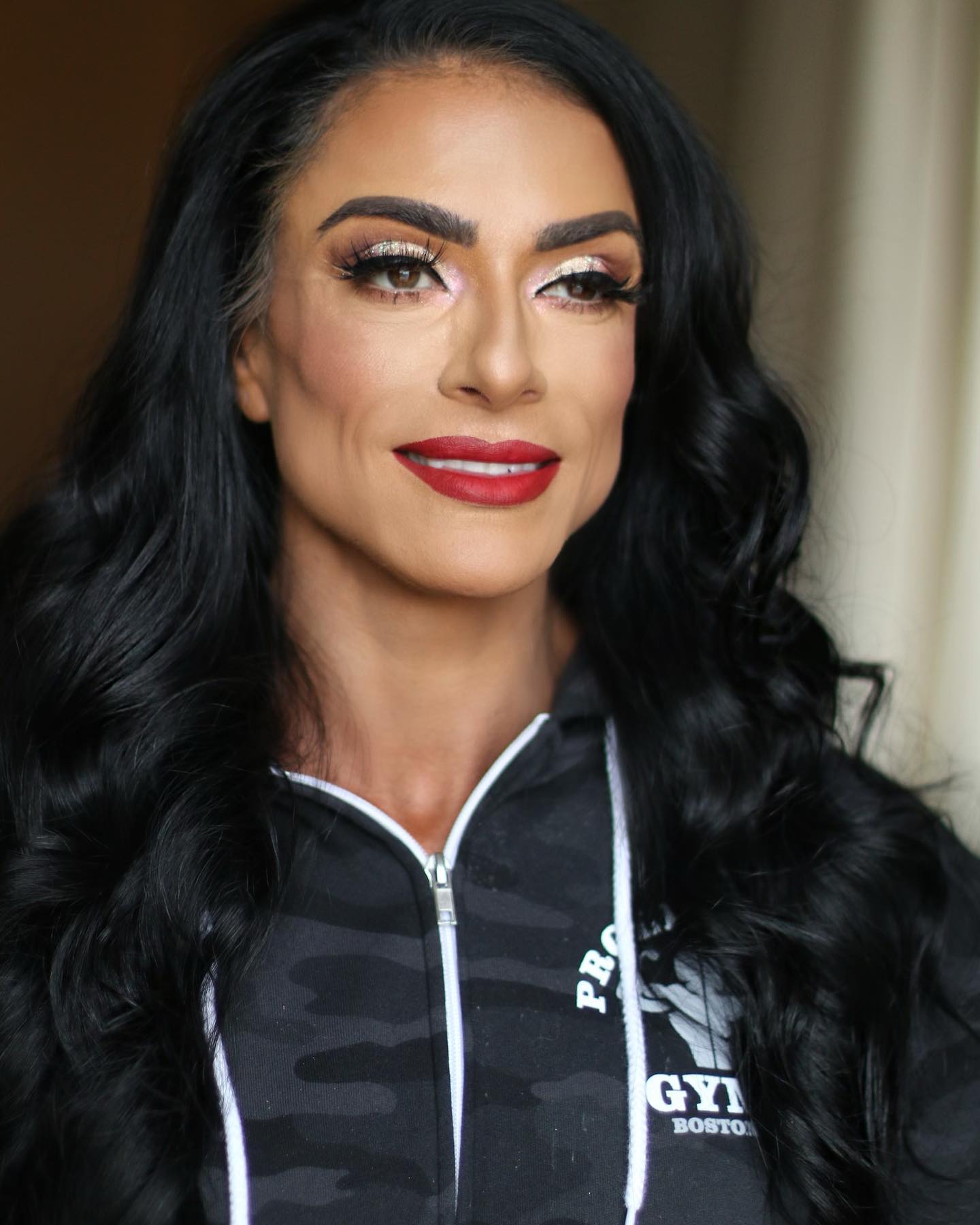 IFBB Pro Figure Maria Diaz - My favorite looks so far! The final touch ...
