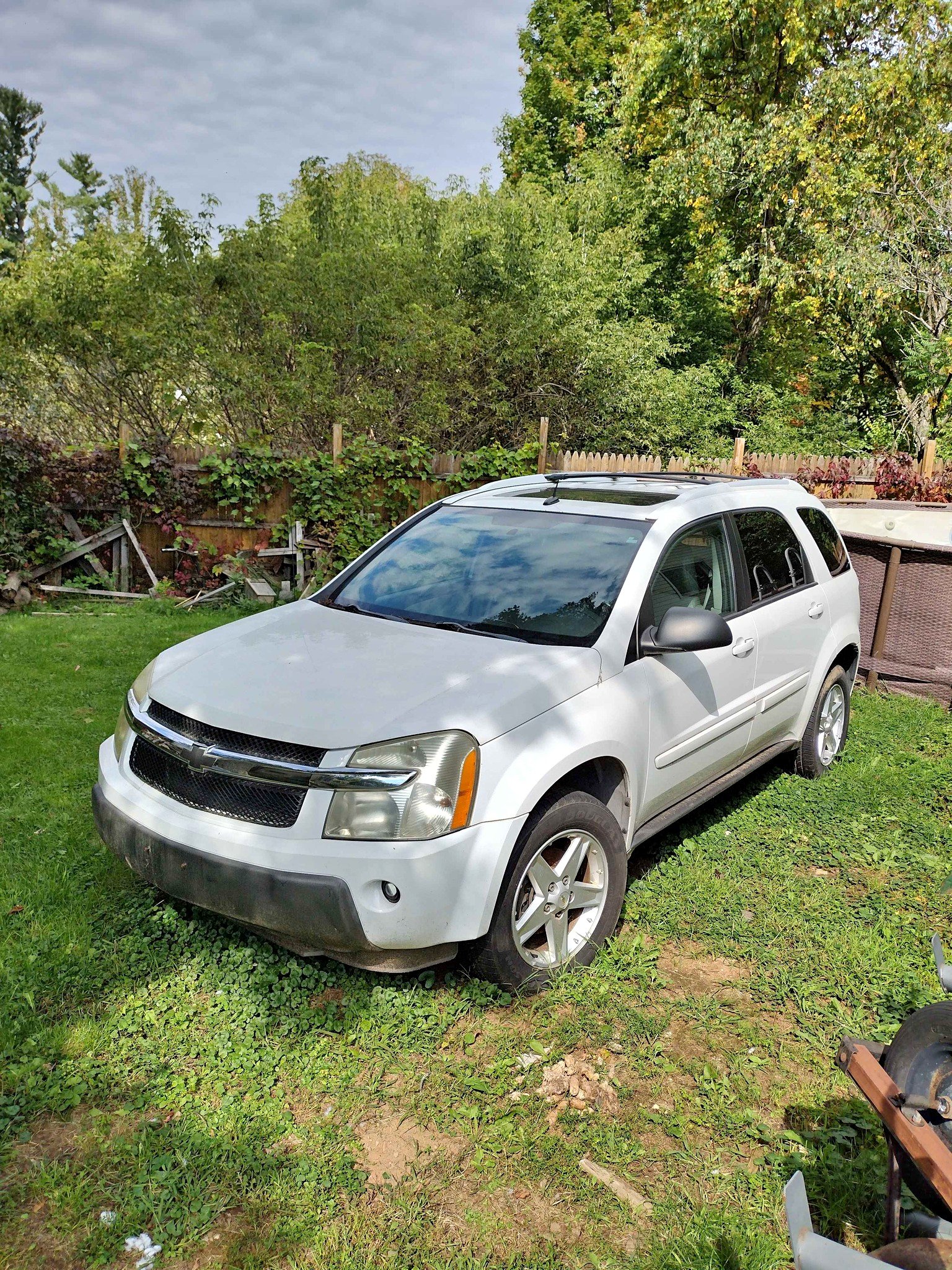 How to Replace Trunk Struts 2005-09 Chevy Equinox - 1A Auto