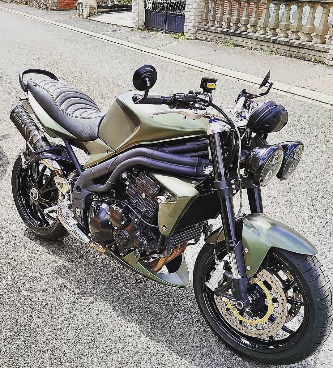 Sellerie Rutko - Selle de triumph speed triple modifiée en...