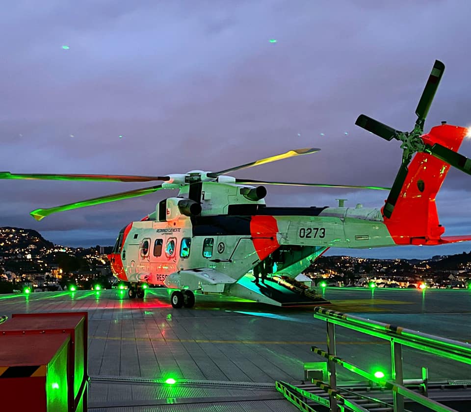 330 Skvadron - AW101 SAR Queen på Haukeland Universitetssykehus Foto ...
