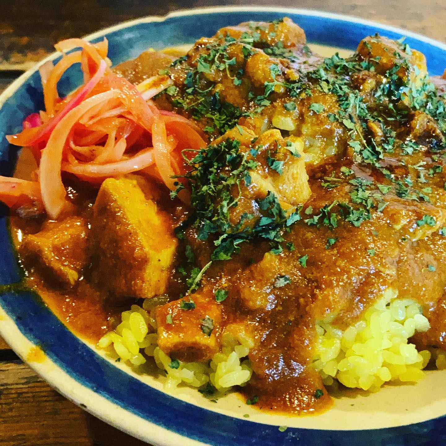 Spice Of Life インドカレーsol おはようございます 私の救世主 チキンカレー 雨だけど来てね メッセージをお客様からいただい ているようですが 閲覧できず 返事ができません Solのページにてメッセージお願いします インドカレーsol Facebook