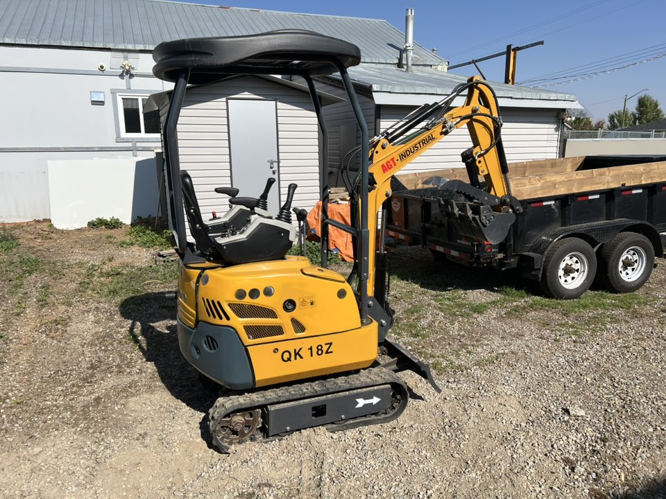 QK18Z excavator modifications with added fans and custom tailpipe