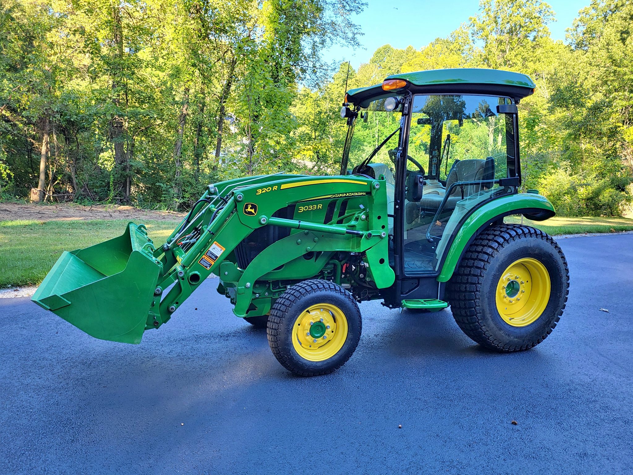 2021 John Deere 3033R 320R Loader 72