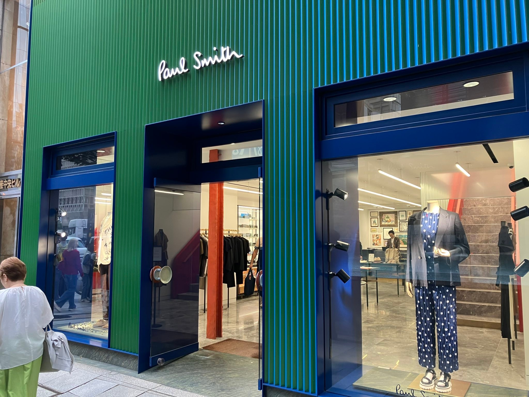 テイジンメンズショップ銀座本店が 閉店してから四年が経ち跡地は Paul 