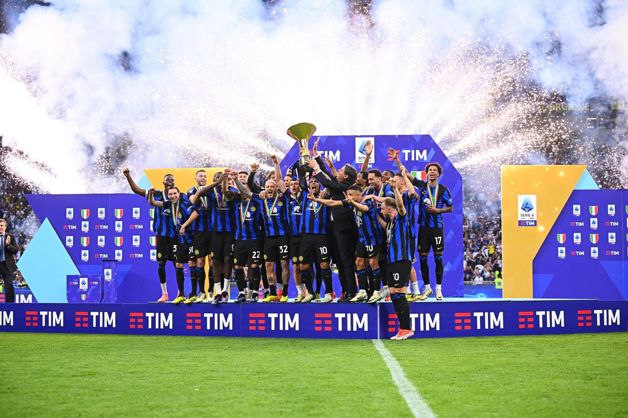 Inter - 🖤💙💪🏾 L’INTER NEL CUORE #LATERZAPRESENTE #InterLiverpool # ...