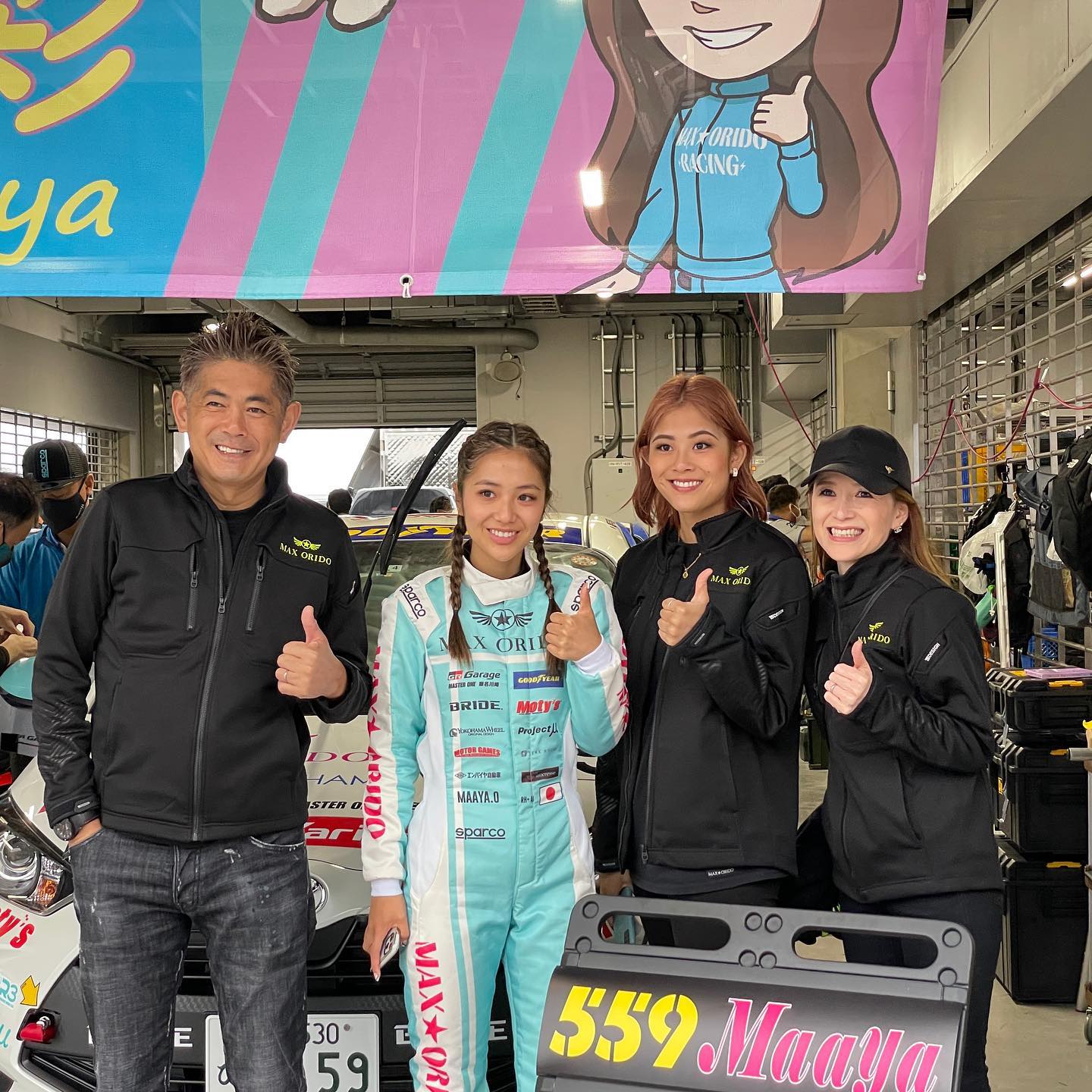 織戸さん親子(織戸学、織戸茉彩)直筆サイン入りMAX ORIDOナンバープレート Yaris cup Rd.1 FSW #559 maaya orido 人生初のレース参戦となった