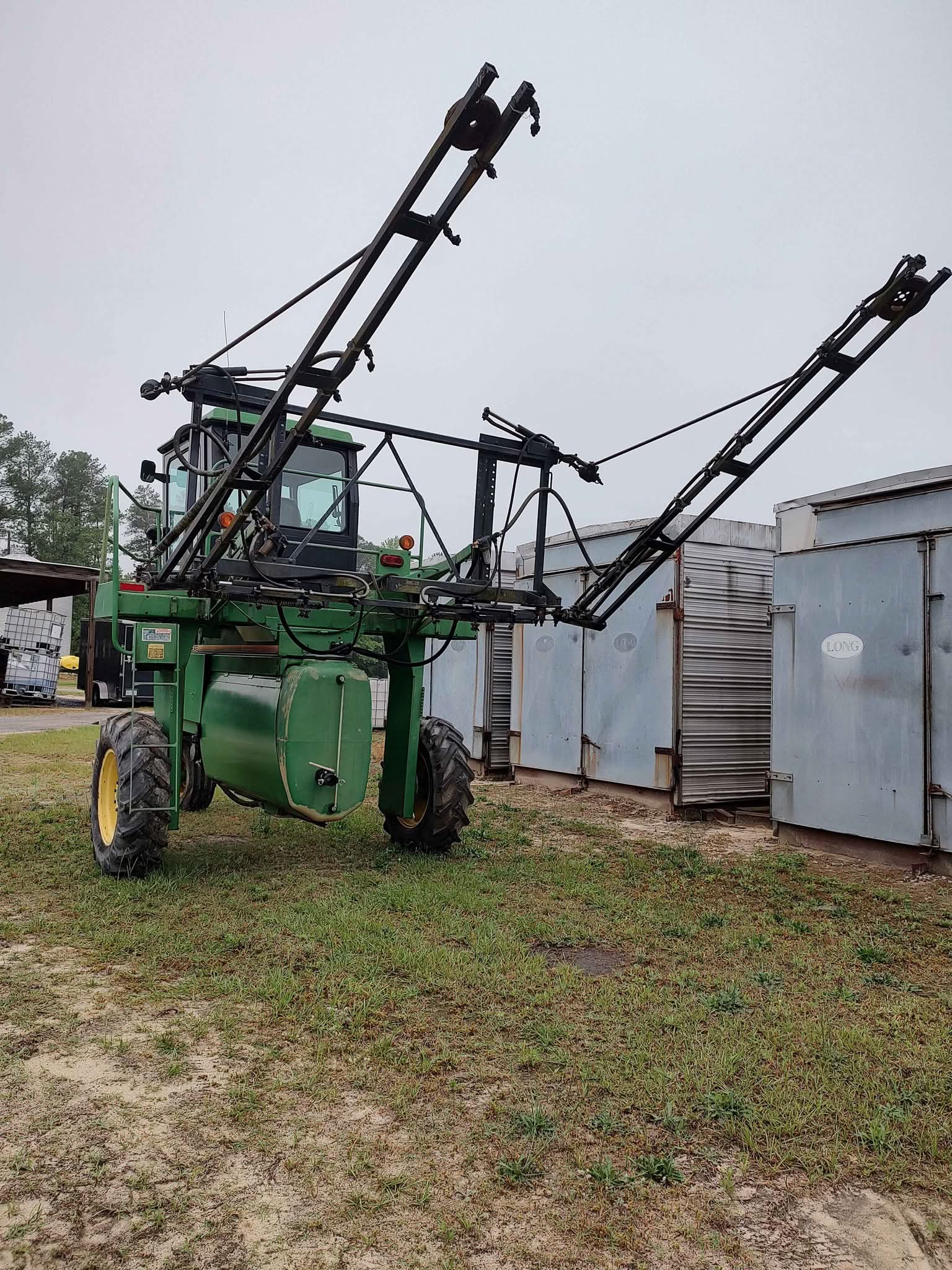 Field Ready High Boy Sprayer 6,000 Green Top - John Deere - Paint ...