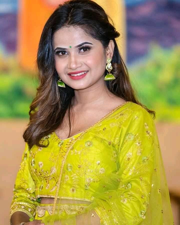 एलिना चौहान Fan's club | Facebook