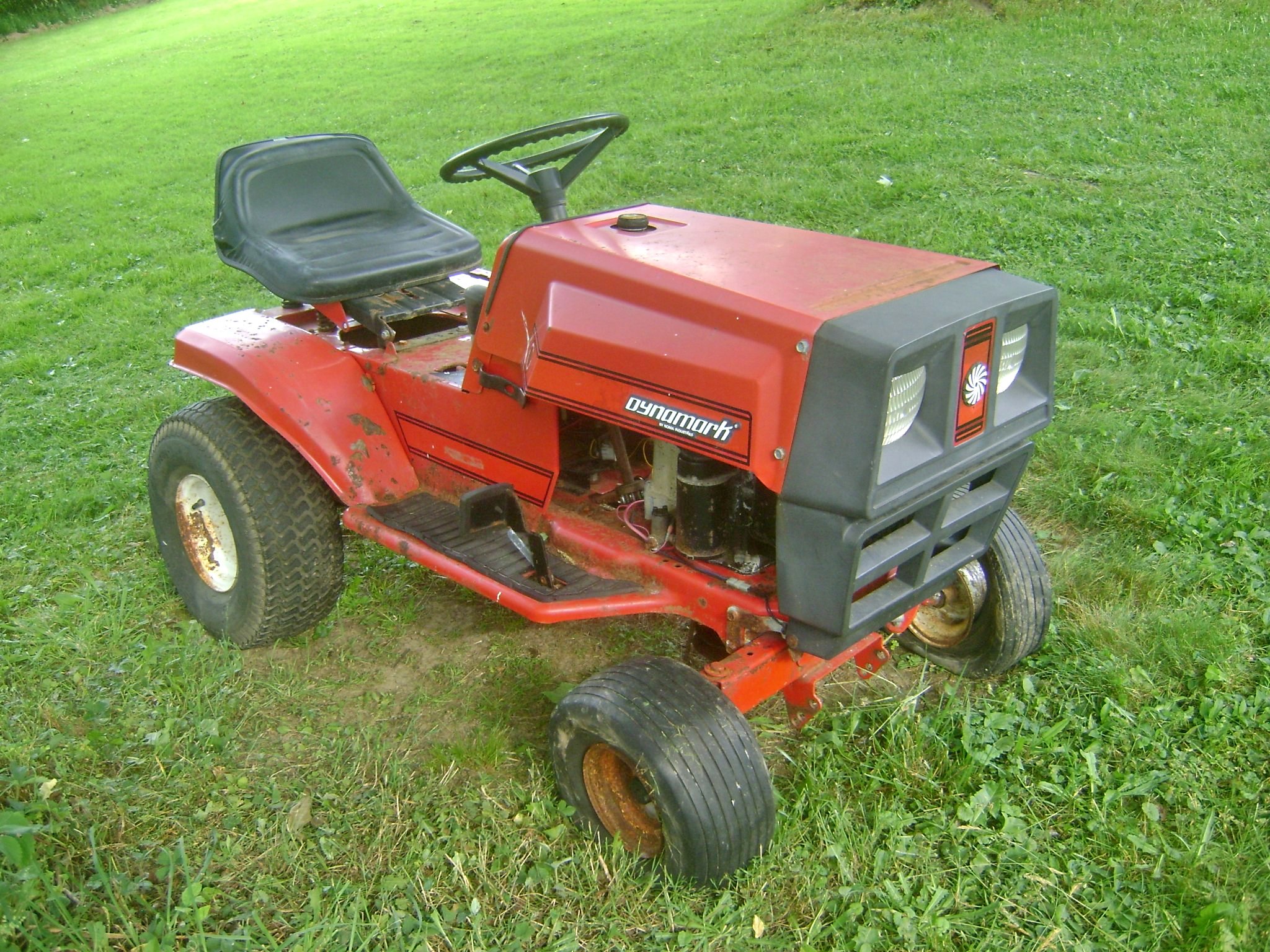 Dynamark 12/39 Lawn Tractor - Lawn Mowers - Darien Center, New York ...