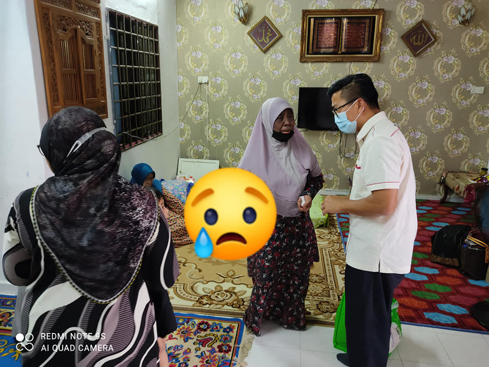 慰问彭加蓝拉惹车祸中去世的 Yeo Tung Siong 杨敦祥 Johor N 55 Pekan Nenas Facebook