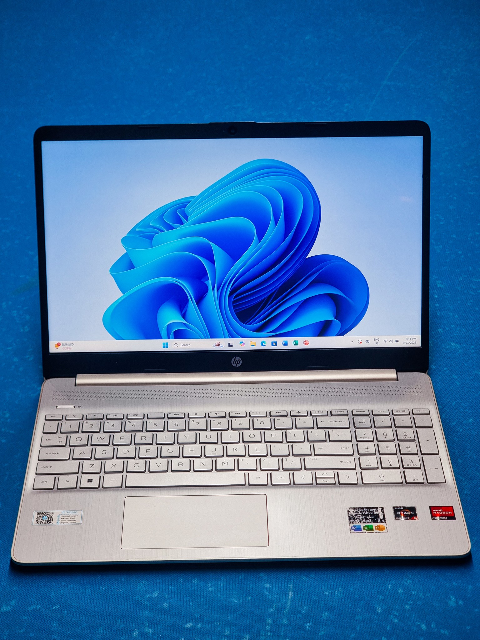 HP 15s-eq1xxx、Ryzen 5、24GB、256GB NVMe HP 15s-eq1xxx、Ryzen 5、24GB、256GB NVMe