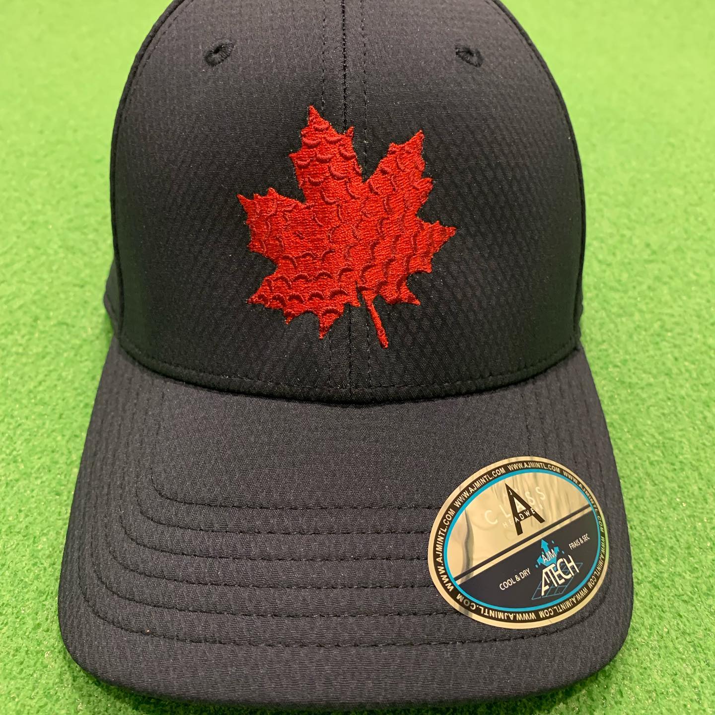 Your new everyday hat has arrived. 👊 On The Brim — White/Black