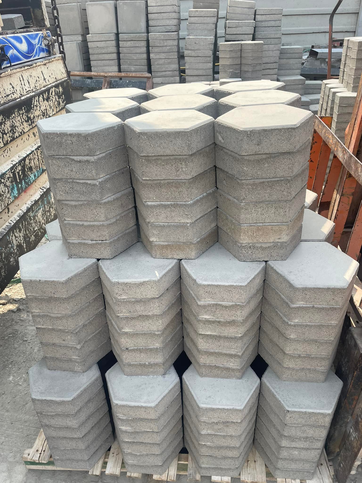 Maxblock : บล็อกปูพื้น-บล็อกช่องลม-บล็อกปลูกหญ้า เชียงใหม่ | Chiang Mai