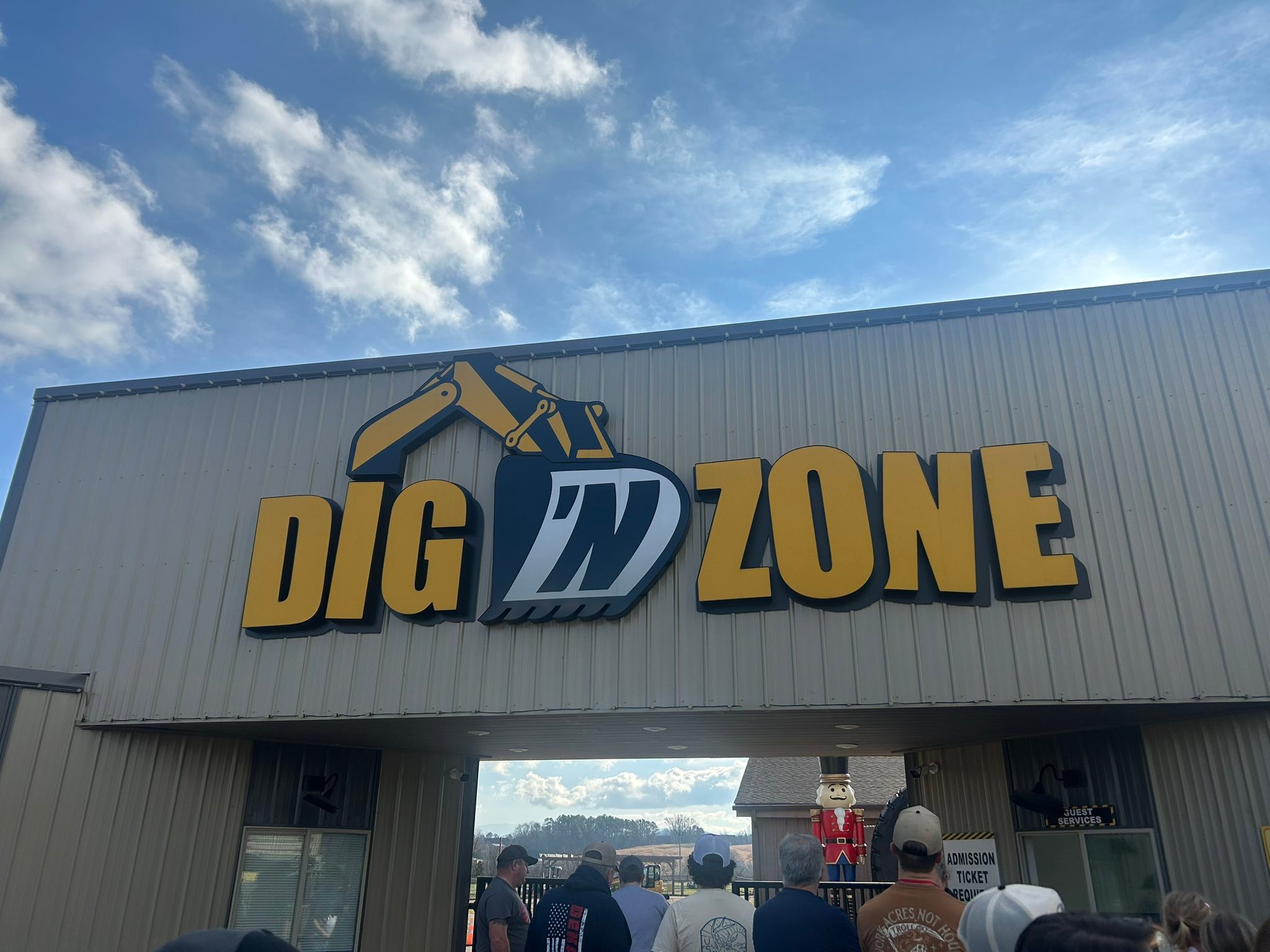 Dig'n Zone Theme Park | Sevierville TN