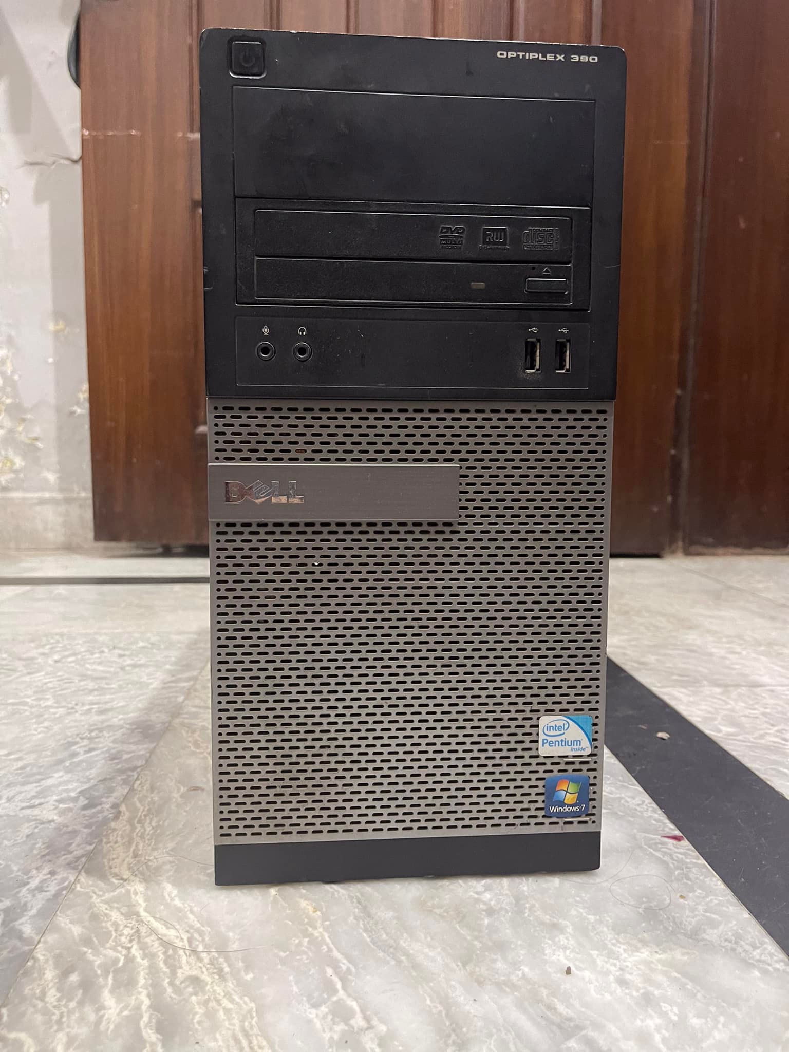 Gaming PC with Intel Core i7 2nd gen, GTX 660, and 75Hz monitor 