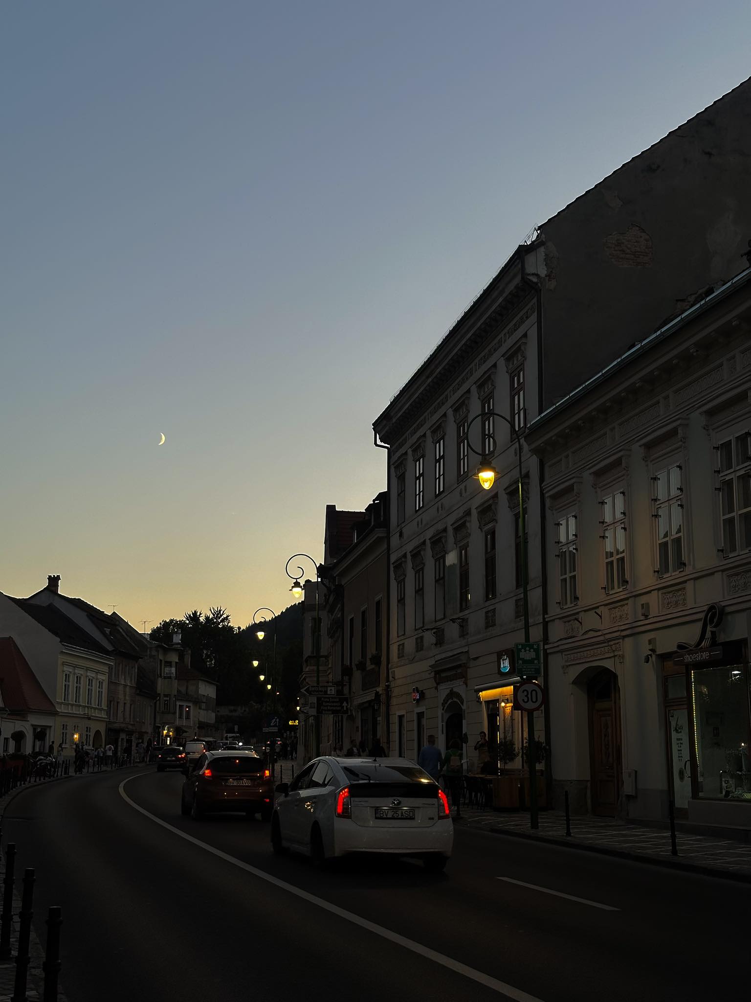 Andreea - a slice of moon, a street of stories 🌙 | Facebook