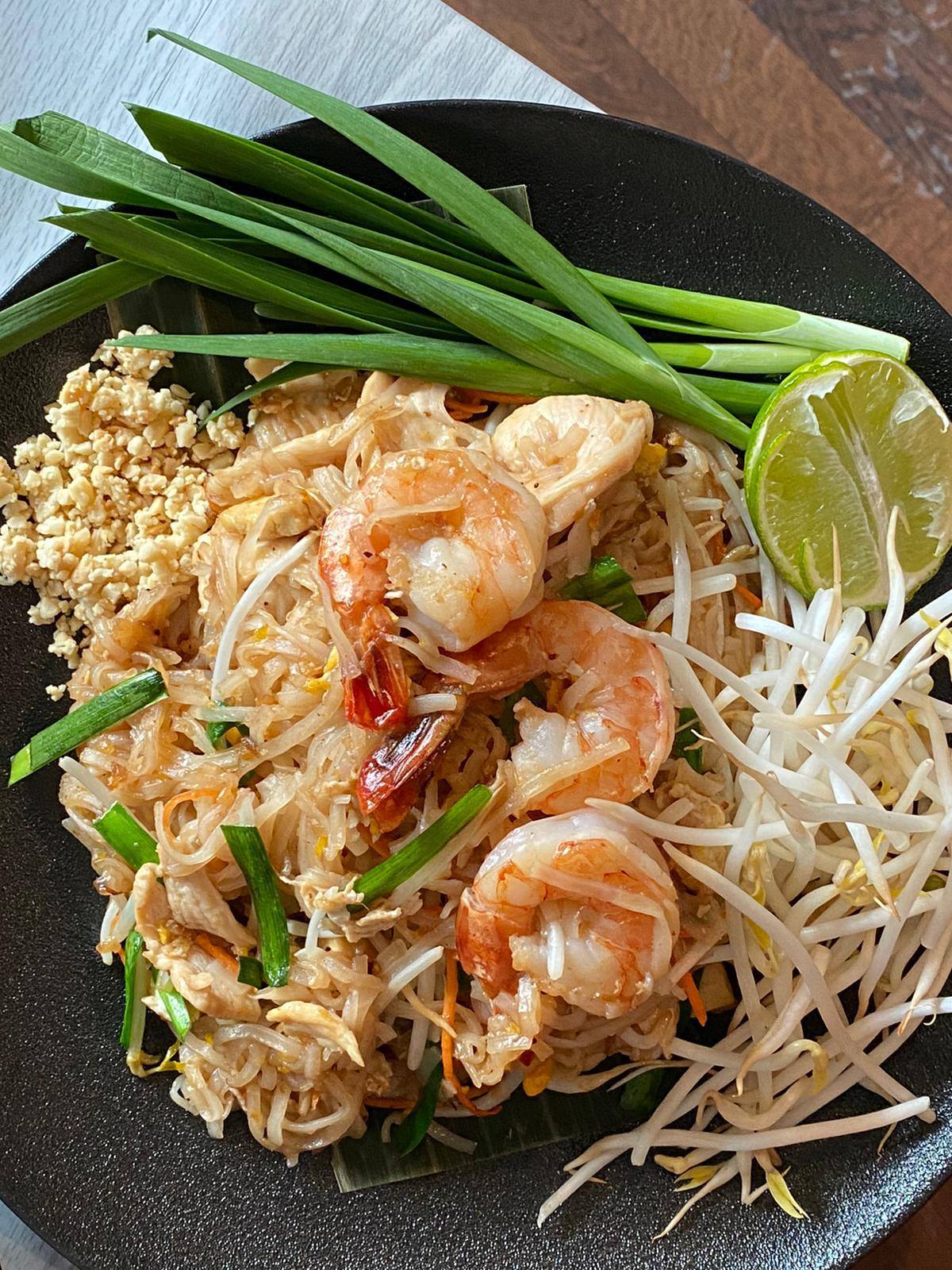 Isaan Der - The only thing better than fresh shrimp is Pad... | Facebook