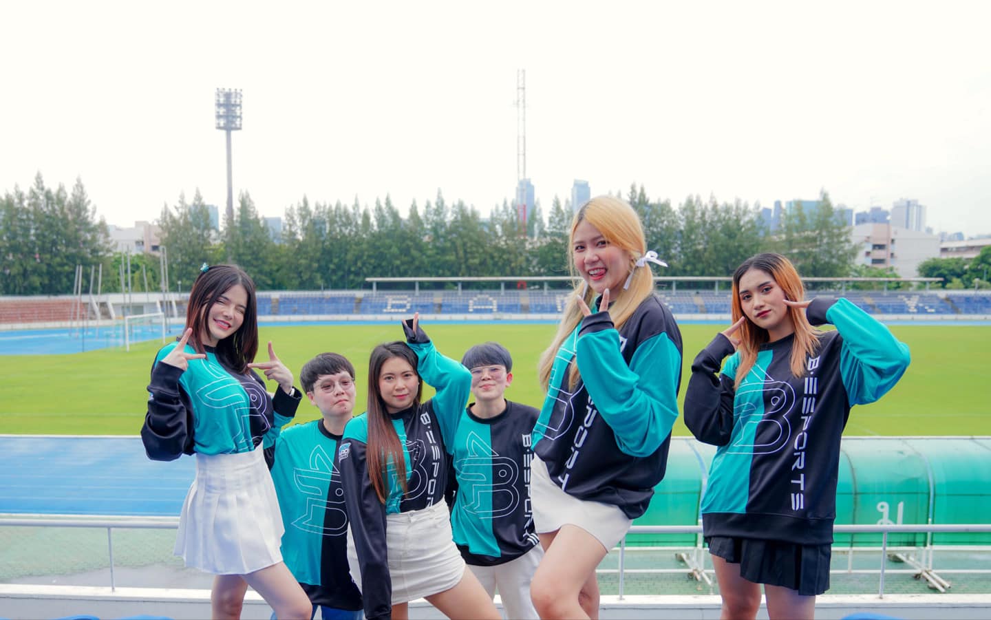 B Esports - น้องๆพร้อมแล้วว ฝากเชียร์กันด้วยน้าา 💚🐰🌿... | Facebook