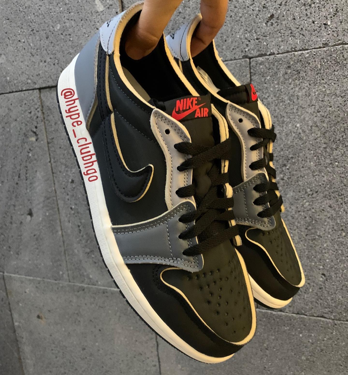 JORDAN 1 LOW 