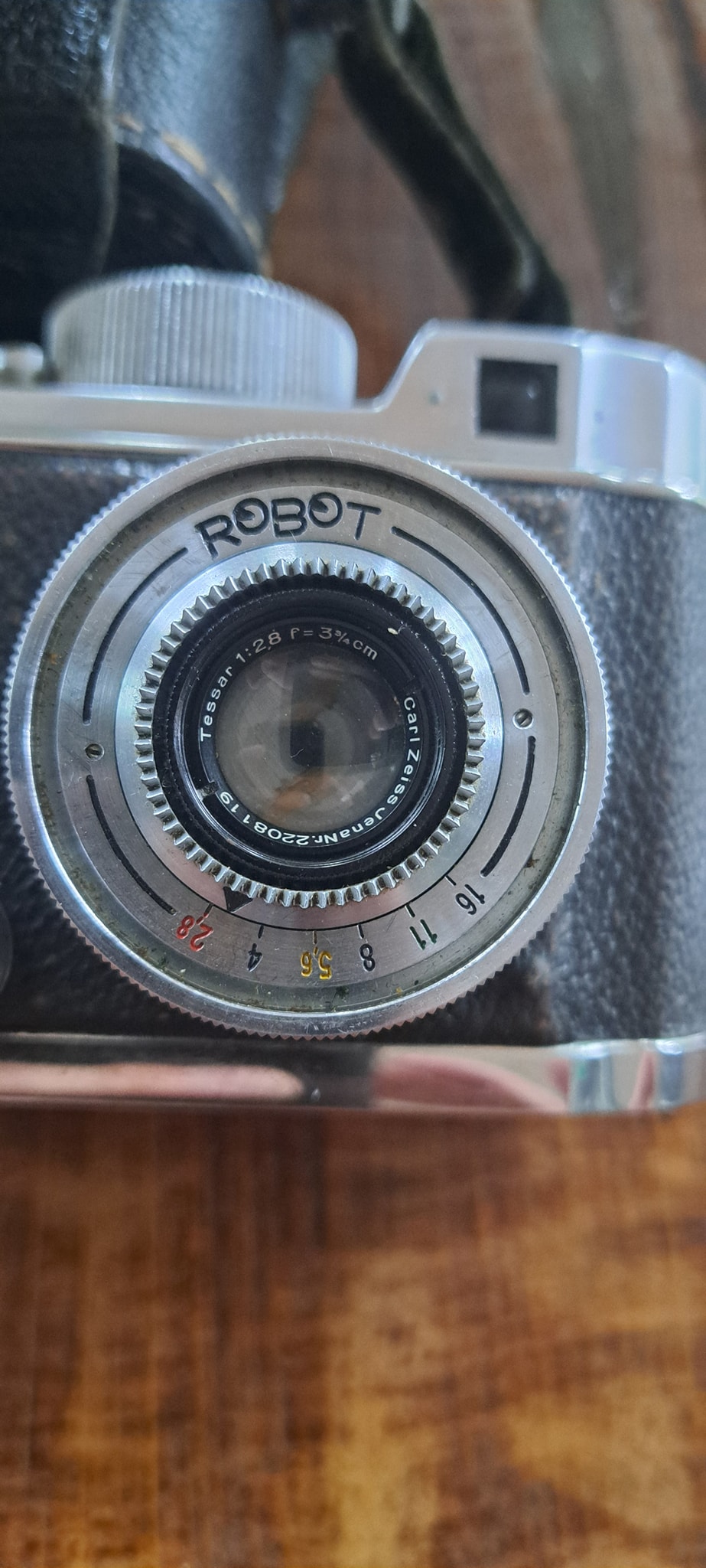 Very early Tessar 2,8 /3,75cm 1. Version from 1937 for Robot.