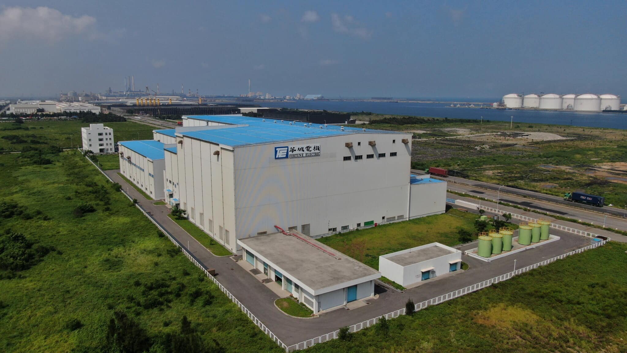 華城電機50周年慶 今年適逢本公司創立50周年 安排一系列華城貴賓感恩 活動 超高壓變壓器廠深度之旅 華城電機五 Facebook