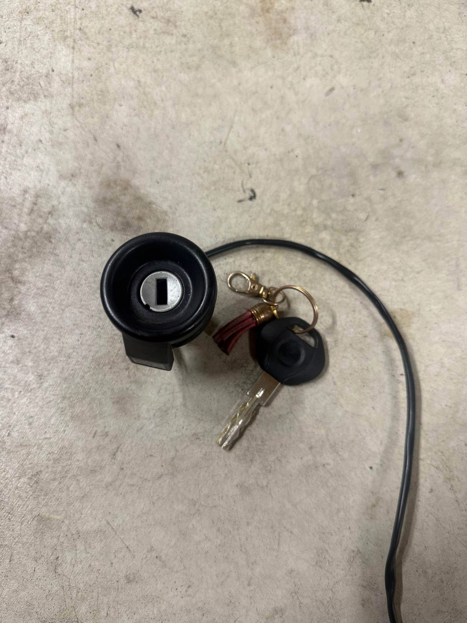 Upgraded Door Lock Cylinder Repair Kit For 2000 BMW 323i Base Wagon 4-Door 2.5L 1 thumbnail image