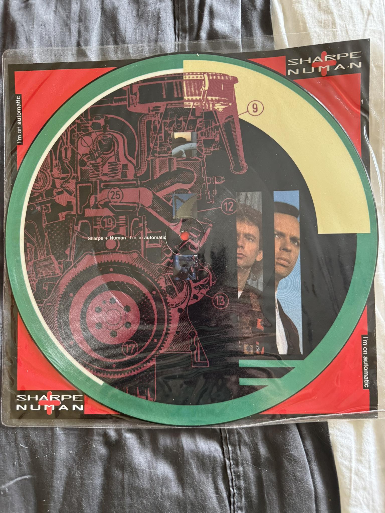 Underrated 😎🎤/ 🎹 Red Flag..NAIVE ART,( album )1989 Vinyl