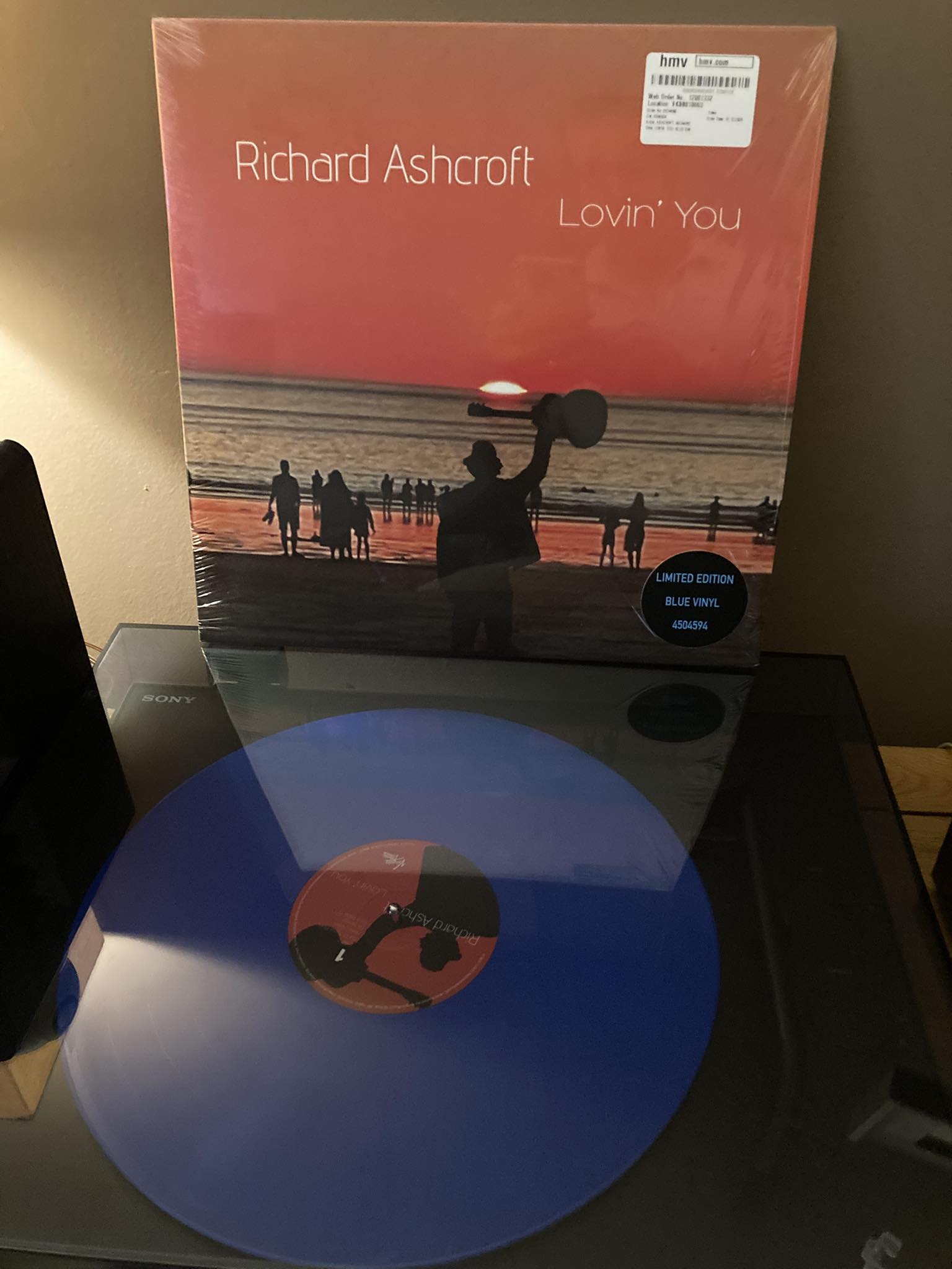 Richard Ashcroft has unveiled his new track Lovin