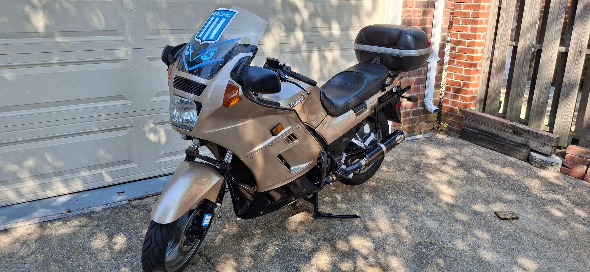 The motorcycle is a 2005 Concours 1000 with 12600 miles.