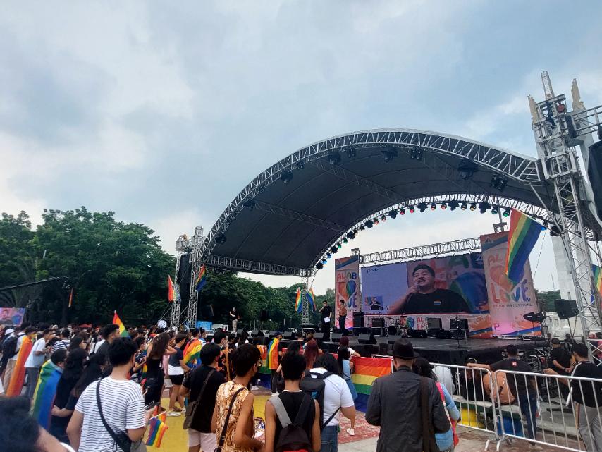 PTV - TINGNAN: Bilang bahagi ng pagdiriwang ng Pride... | Facebook