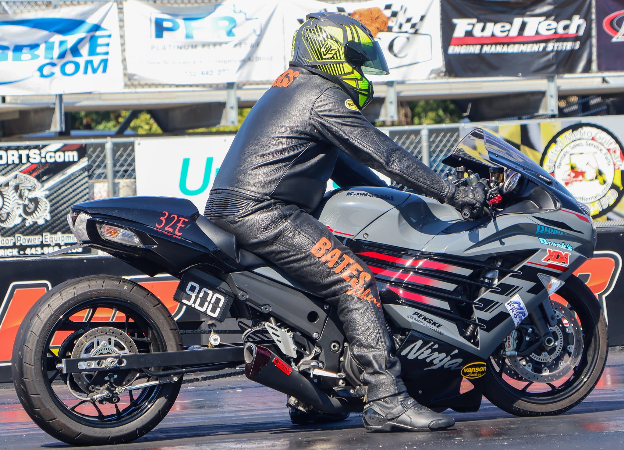 Kawasaki ZX-14 at Maryland International Raceway drag race