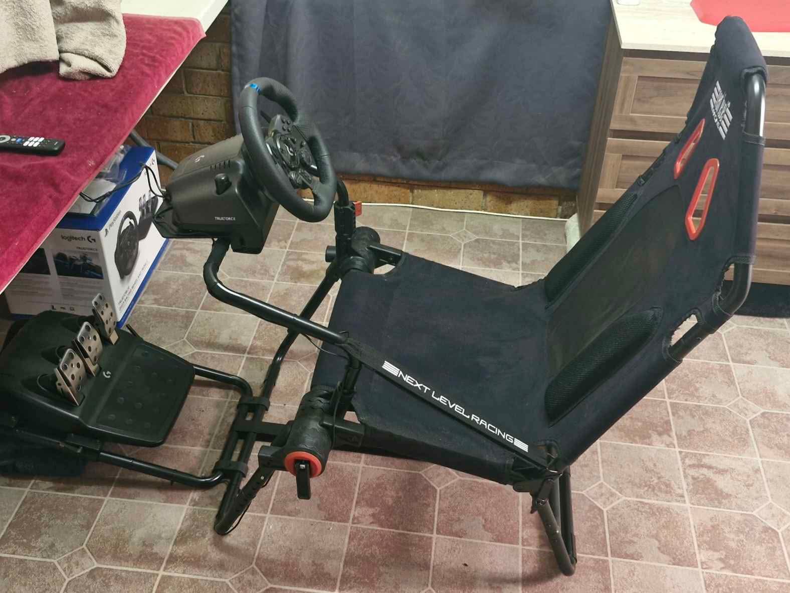 Logitech G923 Racing simulator wheel and pedals with force 