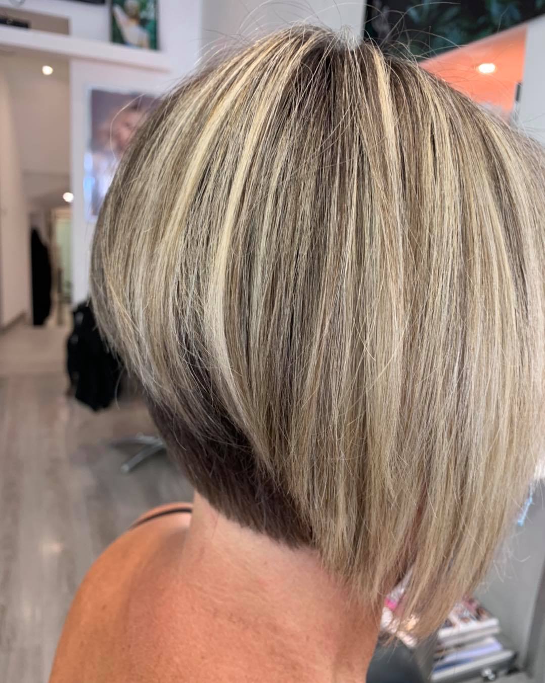 Carré Plongeant Cheveux Fins Sans Volume