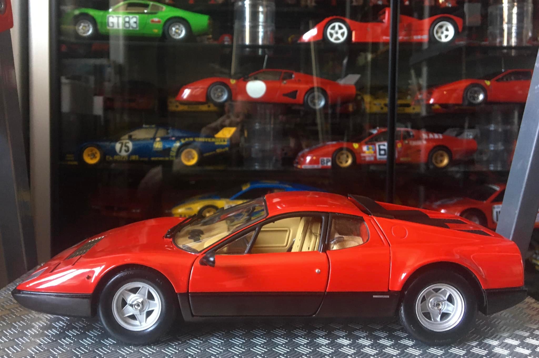 Ferrari 365 GTB4 Competizione Kyosho Scala 1:18